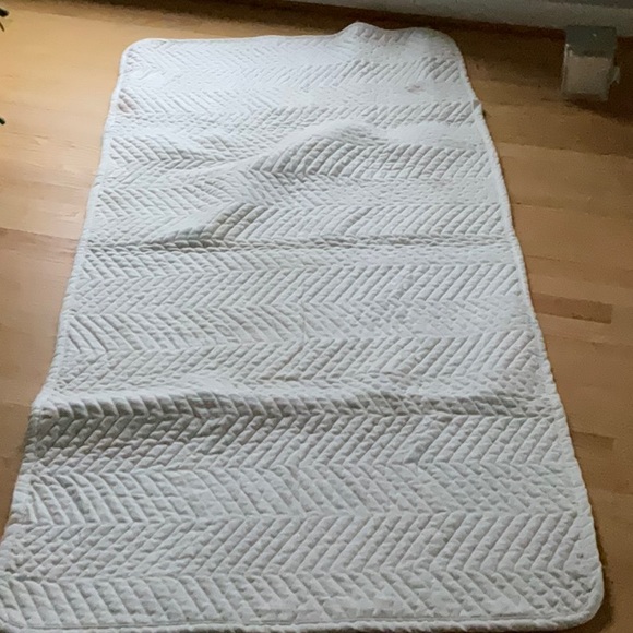 🏈 football stadium bench blanket. Quilted reversible. Rolls up compact used - Picture 4 of 12